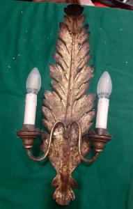 Gilded metal sconces from the 18th century, 55 x 22 cm.